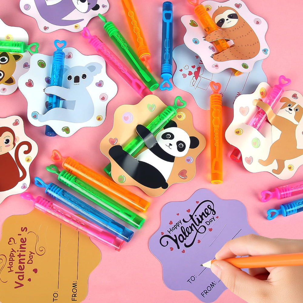DIY gift idea for kids to personalize with names from LEASEN.