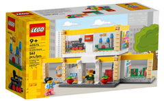 LEGO 40574 cash-register-detail enhances micro-scale shopping play and realistic display.