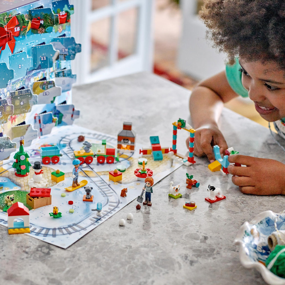 LEGO Friends mini builds reveal daily surprises for imaginative adventures.