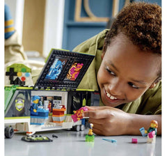 LEGO City 60388 toy-truck design supports creative role-play and vehicle modeling.
