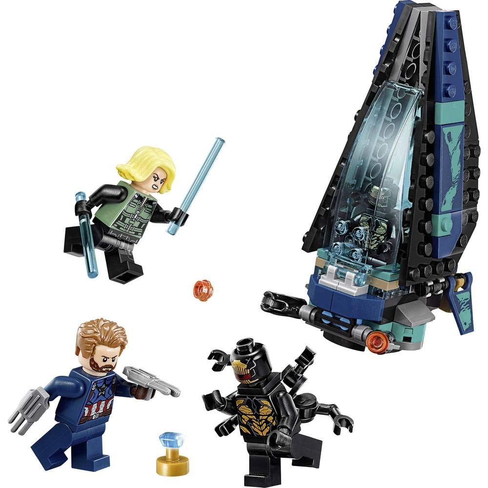 LEGO Avengers Infinity War Outrider Dropship mid-flight scene for storytelling.
