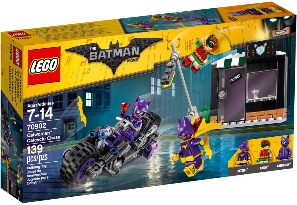 LEGO Batman Catwoman Catcycle Chase catcycle action for fast, imaginative pursuit play.
