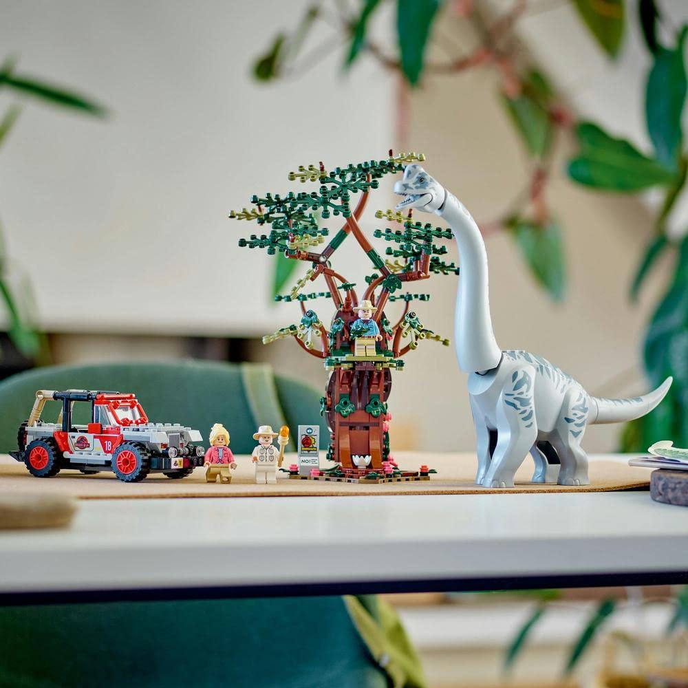 LEGO Brachiosaurus Discovery dinosaur scale model compatible with other sets