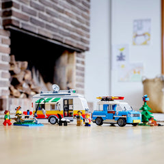LEGO Creator 3in1 31108 kitchen and toilet details for authentic camping scenes
