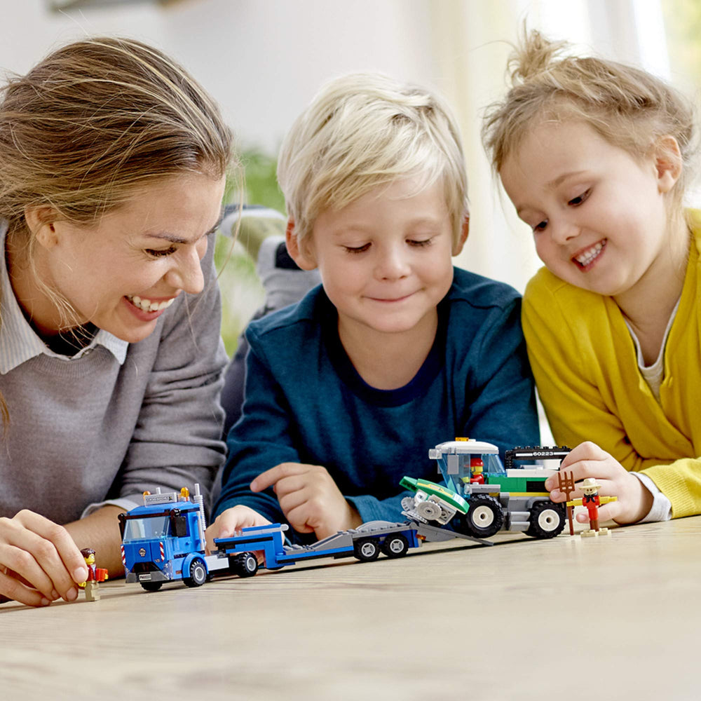LEGO City combine harvester with removable harvesting tool