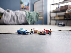 LEGO City Police Highway Arrest stolen safe scene adds dramatic plot twists.