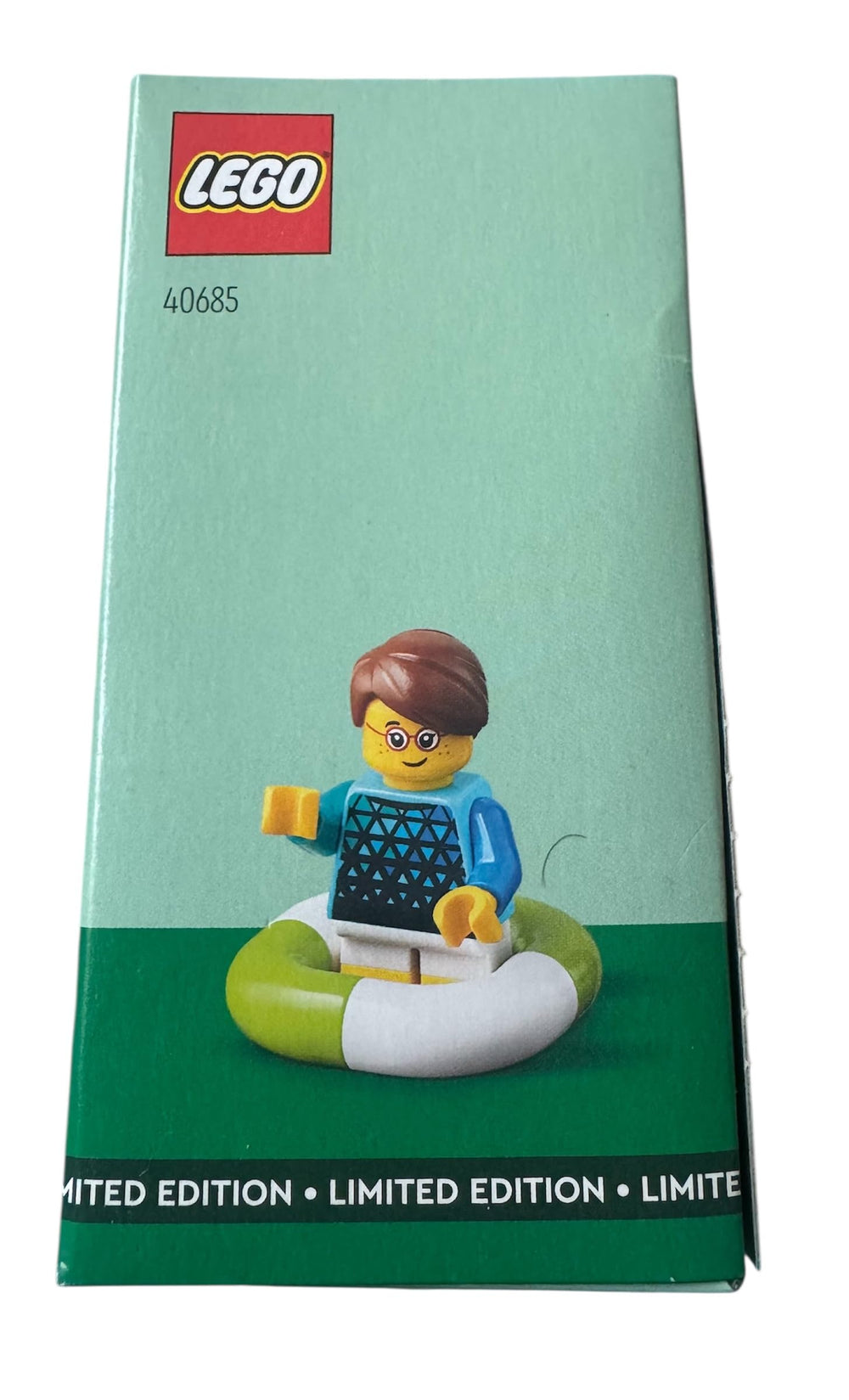 LEGO City Water Park Promo Set 40685 pieces display bright colors and buildable details.