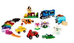 LEGO Classic 10696 tiger figure for creative role play and character builds.