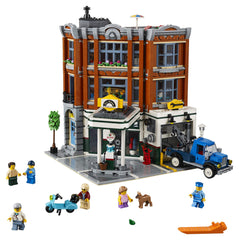 LEGO Creator Expert Corner Garage 10264 gas station setup for authentic play