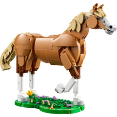 LEGO Creator 31166 bear model with a tiny waterfall for storytelling.