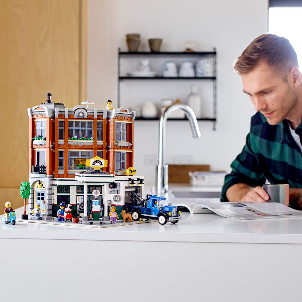 LEGO Creator Expert Corner Garage animal clinic interior with exam table.