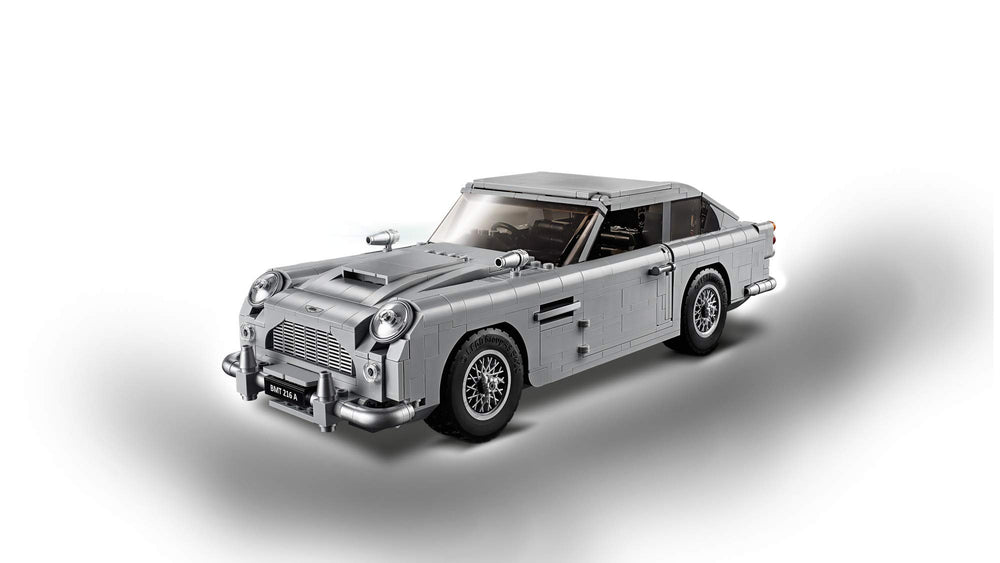 LEGO Creator Expert James Bond DB5 rotating license plate adds authentic spy detail for display.