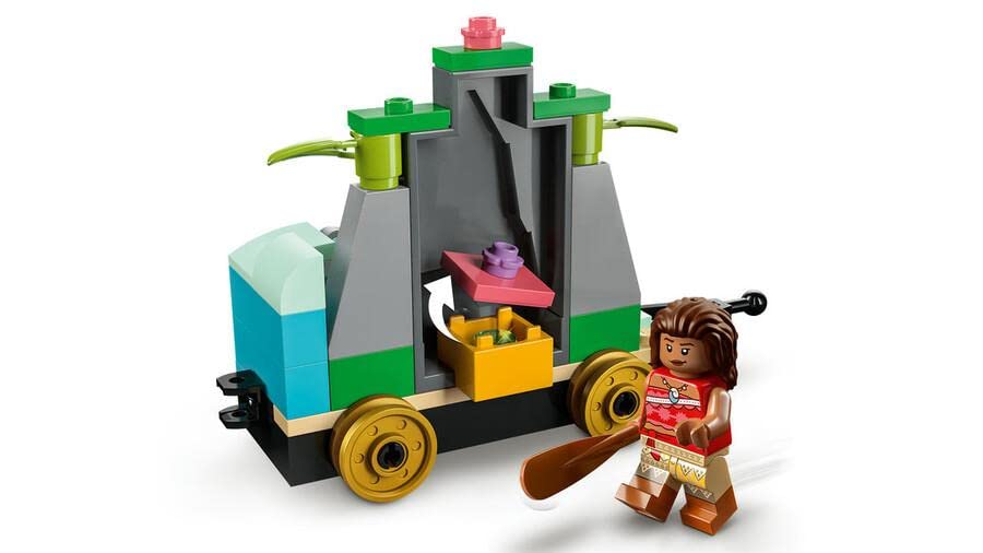 LEGO Disney Train platform 2 supports dynamic passenger departures and arrivals