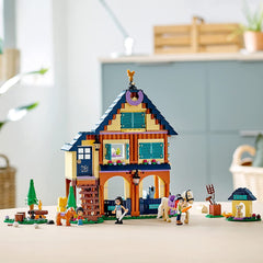 LEGO Friends 41683 three-story ranch highlighting versatile building and display opportunities