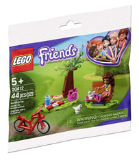 LEGO Friends Picnic Park Polybag 30412 enables portable imaginative play and storytelling.