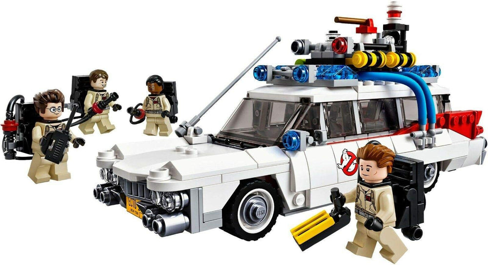 LEGO Ghostbusters Ecto-1 interior with minifigures and removable roof for storytelling