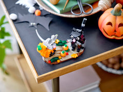 LEGO Halloween Cat & Mouse 40570 pumpkin toy with cat and mouse creates interactive Halloween centerpiece.