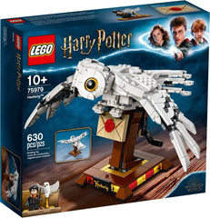 LEGO Harry Potter Hedwig 75979 wings display shows dynamic wing movement for an eye-catching shelf centerpiece