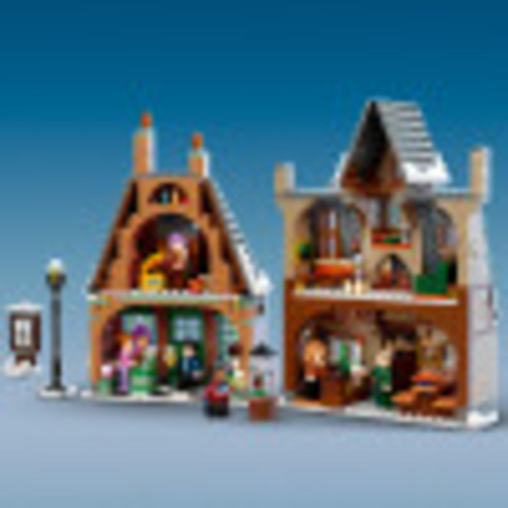 LEGO Harry Potter Hogsmeade snow bench enhances seasonal display and play.