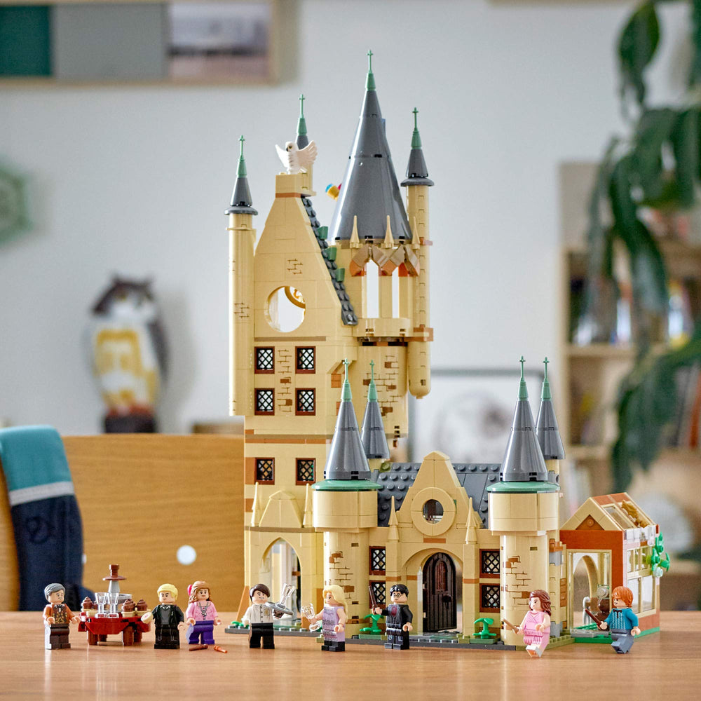 LEGO Harry Potter Hogwarts Astronomy Tower Hedwig owl figure enhances magical companions