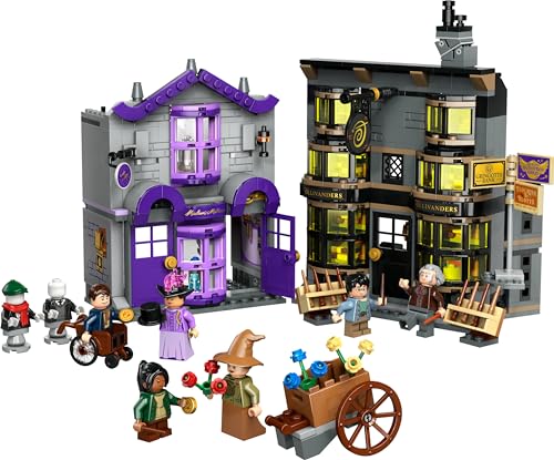 LEGO Madame Guipure workshop with mannequins and capes for creative dress-up scenes