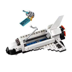 LEGO Helicopter Transporter variant fuels dynamic rescue adventures.
