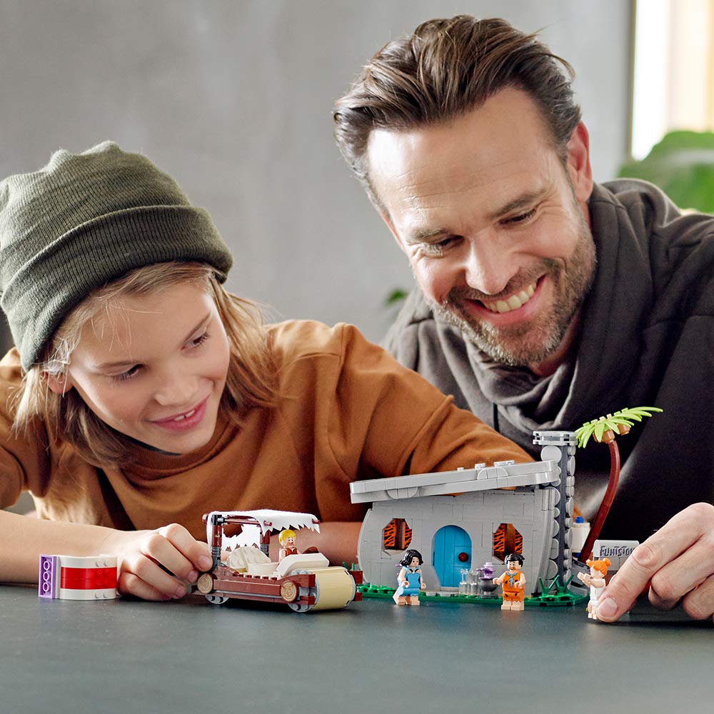 LEGO 21316 Flintstones family car with dinosaur rib enhances creative storytelling.