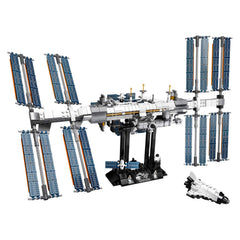 LEGO Ideas ISS 21321 Canadarm2 poseable arm for dynamic display