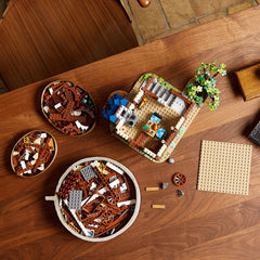 LEGO Ideas Medieval Blacksmith 21325 minifigures and horse with cart, enriches storytelling.