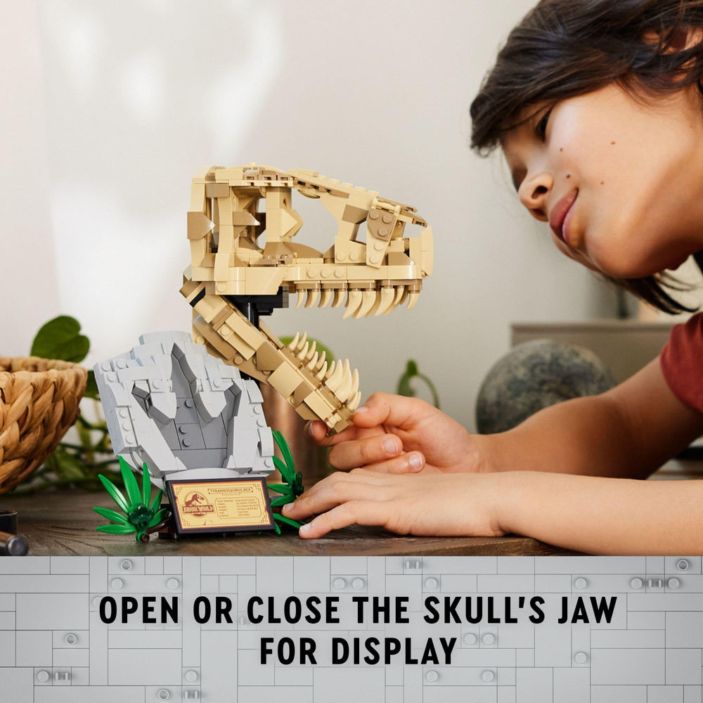 Hidden amber piece adds collectible surprise for LEGO Jurassic World builders