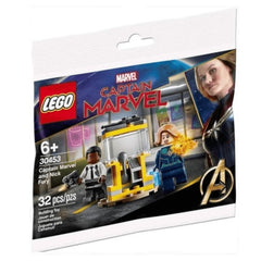 LEGO Marvel Captain Marvel and Nick Fury polybag front view with authentic parts and collectible minifigs.
