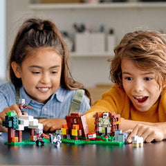 LEGO Minecraft three-section build encourages reconfiguration and creativity