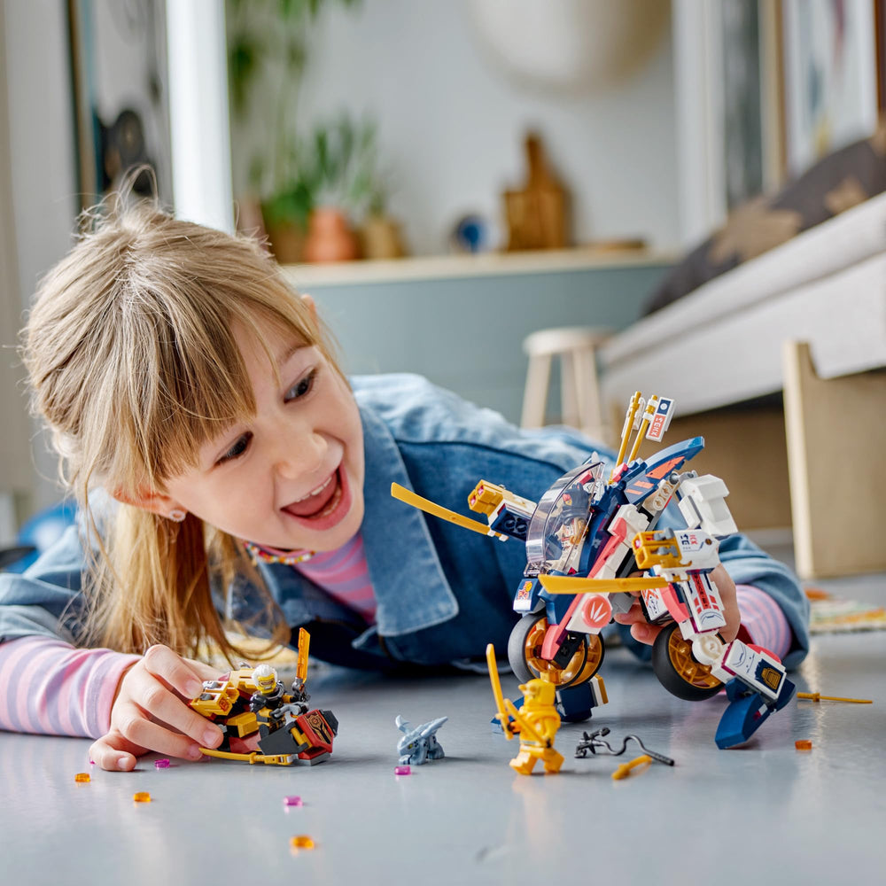 Mech-to-bike transformation demonstrates quick setup for fast play