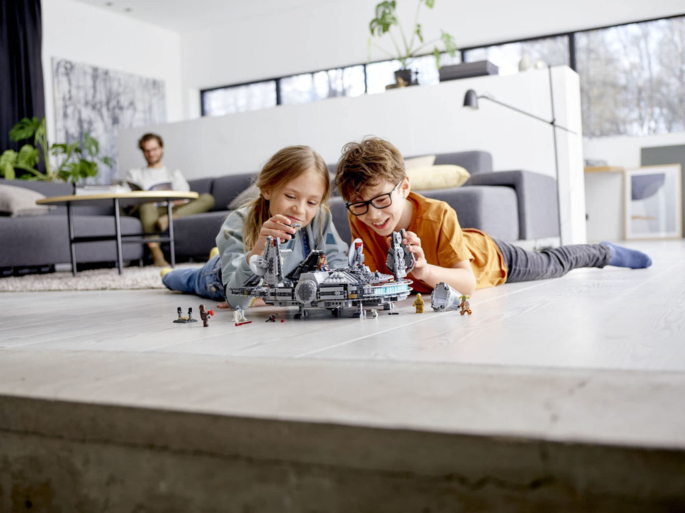 LEGO Star Wars Millennium Falcon 75257 top and bottom turrets for dynamic play
