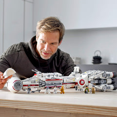 LEGO Star Wars Tantive IV detachable escape pods for action-packed scenes.