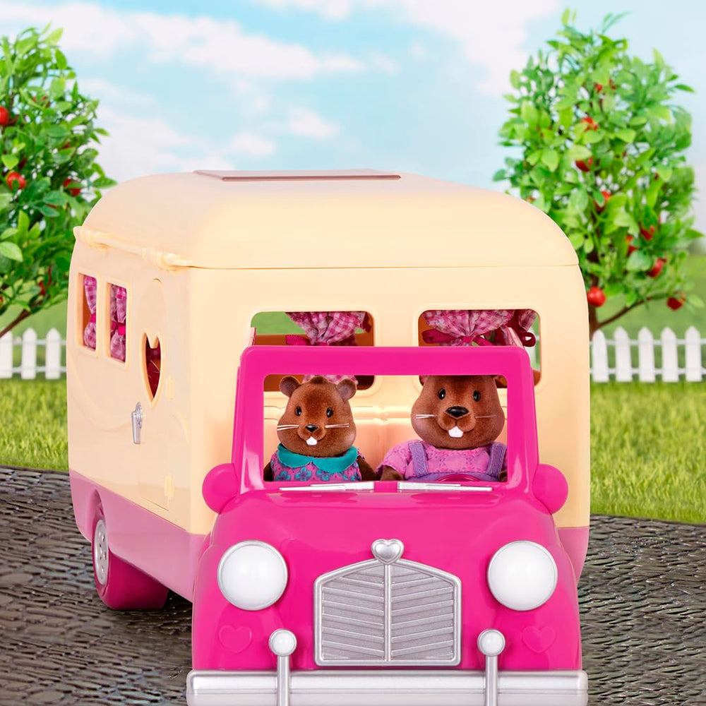 Compatible with Li'l Woodzeez figures and many other sets