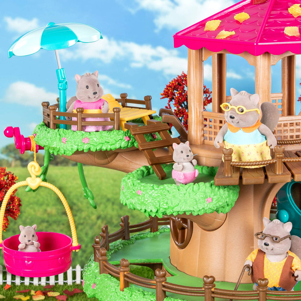Li'l Woodzeez Stackable Playset enabling extended pretend play.