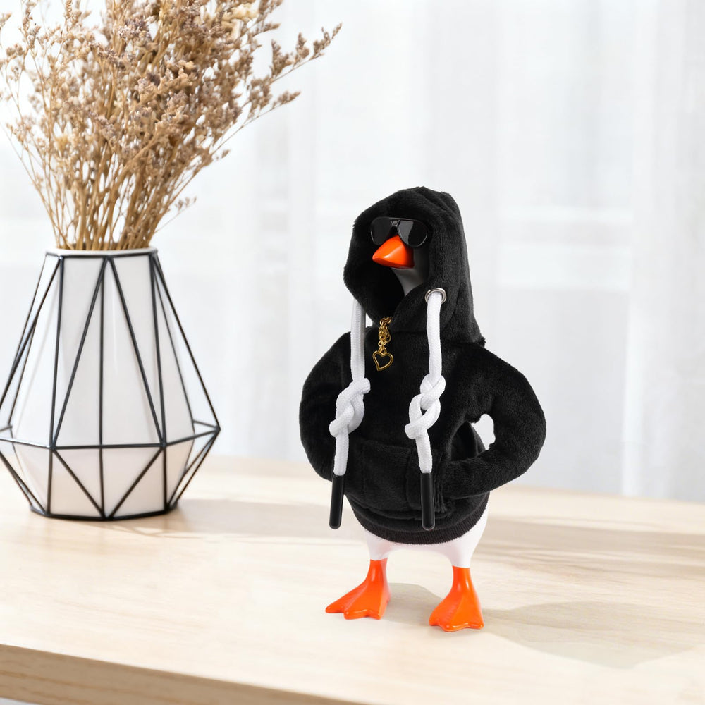 Linastu desk goose closeup of soft fleece material