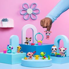 Littlest Pet Shop Artsy Pals pair with toucan and chameleon