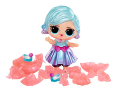 L.O.L. Surprise Big Party party confetti and charms reveal surprises during playtime.