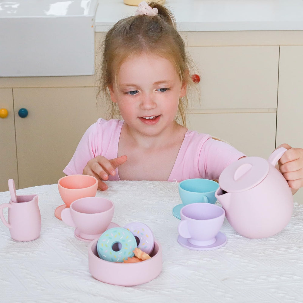Lorfancy silicone spoon for kids, lightweight and child-friendly.