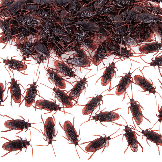 LovesTown fake roaches close-up with lifelike detail for Halloween pranks