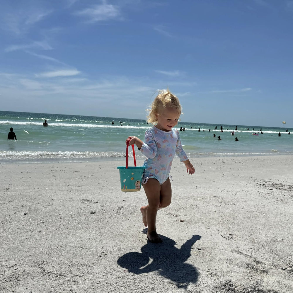 Luckfuture double windmill funnel aids sand filtering and imaginative play.