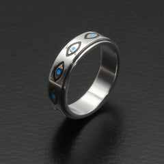 LuckyAmor moon and star outer band detail, light yet decorative and stylish.
