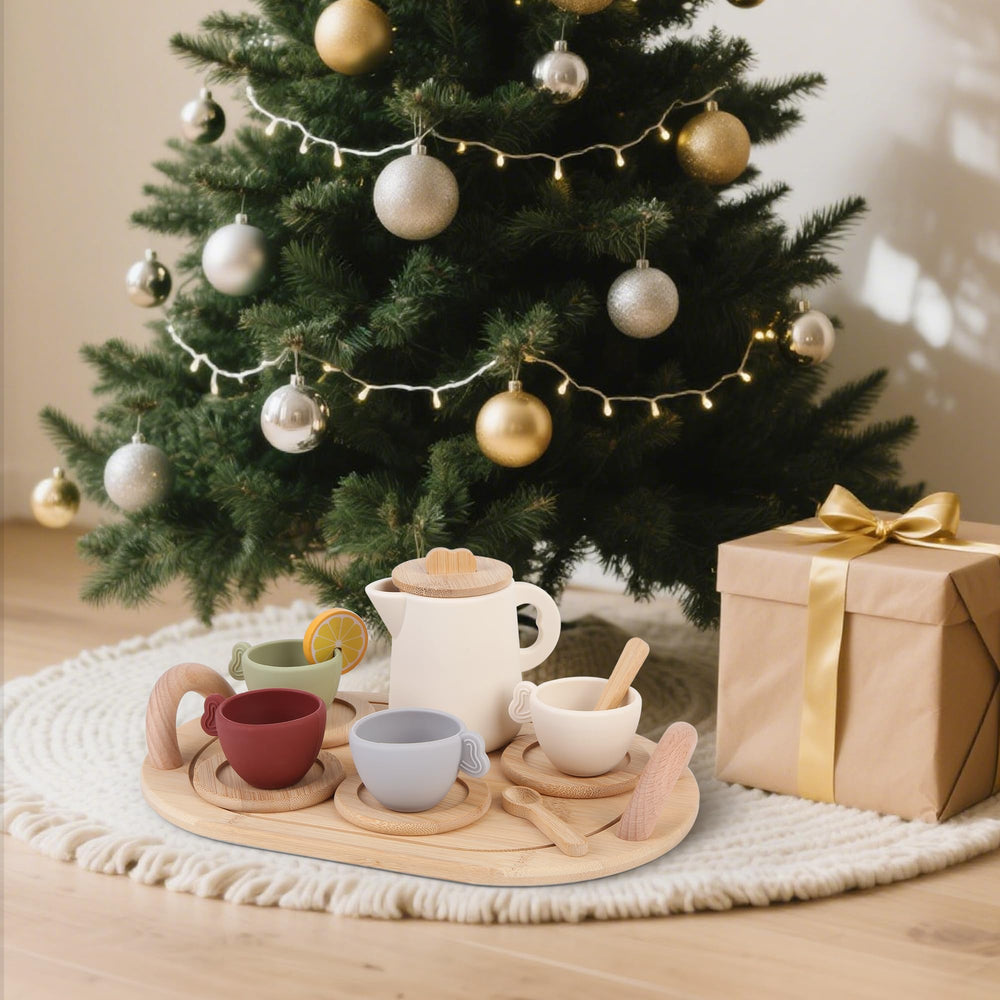 Lufstd play scenario showing kids sharing tea with friends