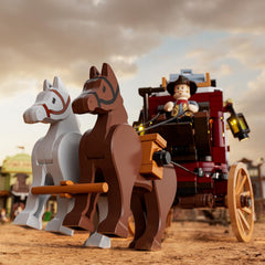 Lumibricks Three Light Points illuminate the model for cozy nostalgia.