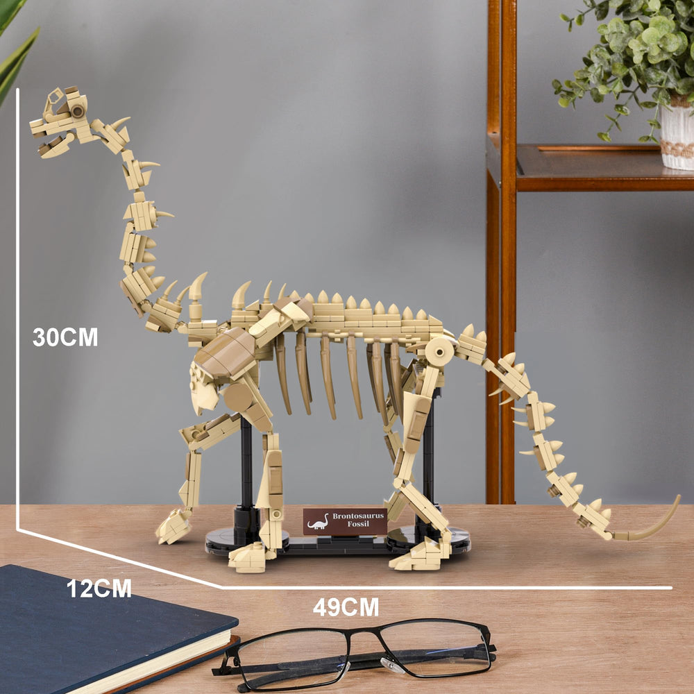 LUXEBLOCKS Brontosaurus with articulated joints for dynamic posing.