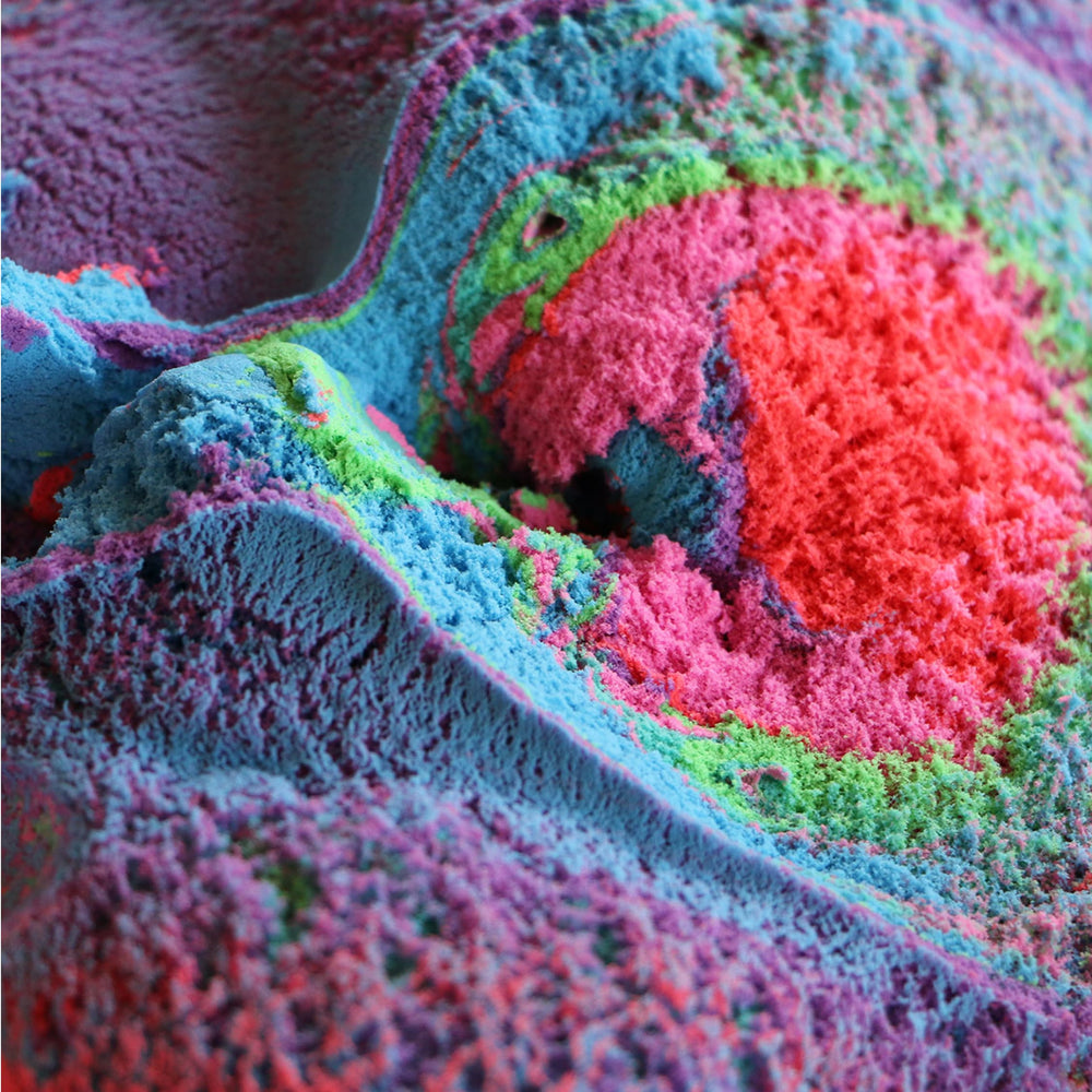 Packaging shows MAD MATTR blue 10oz size for easy gifting