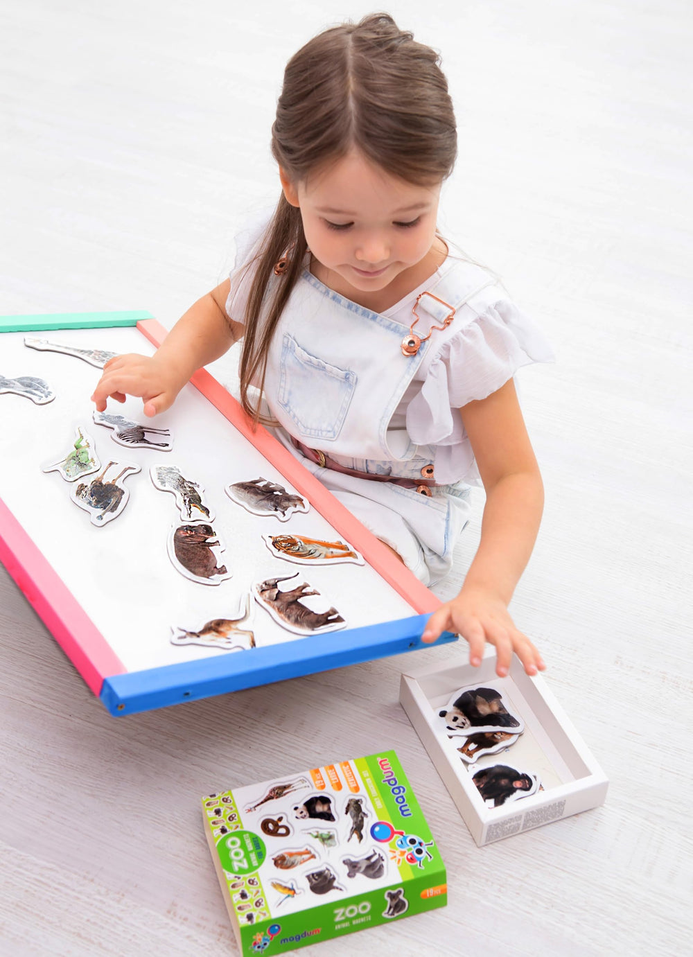 MAGDUM panda magnet brings calm, cozy fridge play and focus.