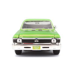 Maisto 1:24 Nova SS detailed chassis for authentic viewing
